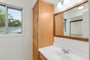304 Andover Ct, Streamwood, IL 60107 - Photo 11