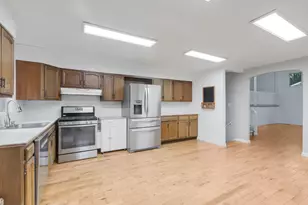 304 Andover Ct, Streamwood, IL 60107 - Photo 7