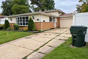 303 Gettysburg St, Park Forest, IL 60466 - Photo 1
