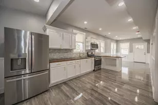3721 W 57th St, Chicago, IL 60629 - Photo 9