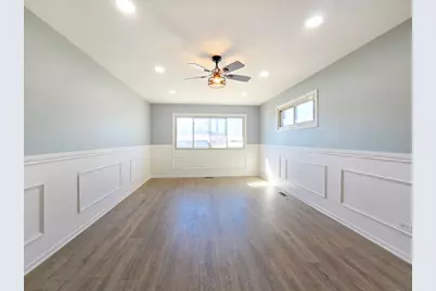 136 Virginia Court, Streamwood, IL 60107 - Photo 5