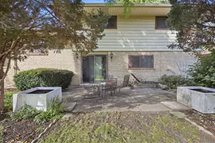 539 Sandy Ln, Des Plaines, IL 60016 - Photo 35