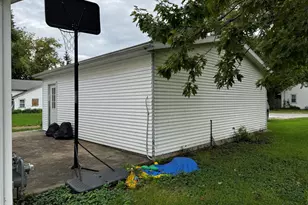 712 E Main St, Cornell, IL 61319 - Photo 9