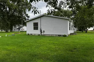 712 E Main St, Cornell, IL 61319 - Photo 3