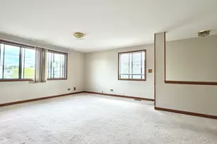 935 Shattuck Ln, Schaumburg, IL 60194 - Photo 3