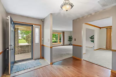 104 Millis Lane, Schaumburg, IL 60193 - Photo 3