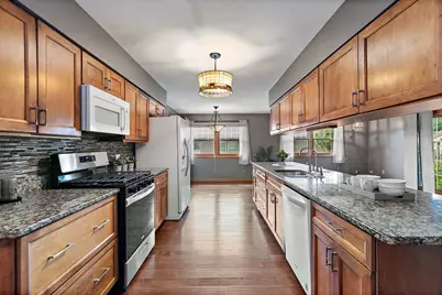 104 Millis Lane, Schaumburg, IL 60193 - Photo 9