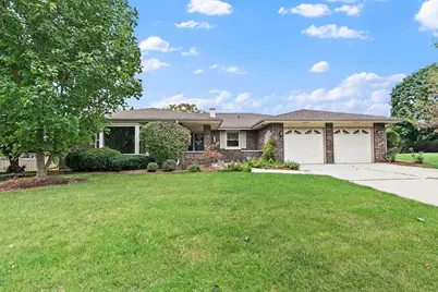 104 Millis Lane, Schaumburg, IL 60193 - Photo 1