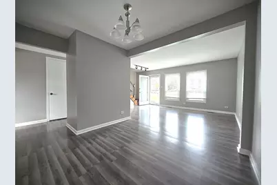 1912 Governors Lane #1912, Hoffman Estates, IL 60169 - Photo 3