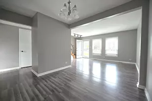1912 Governors Ln, Hoffman Estates, IL 60169 - Photo 3