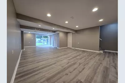 1912 Governors Lane #1912, Hoffman Estates, IL 60169 - Photo 19