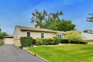 1434 E Norman Dr, Palatine, IL 60074 - Photo 1