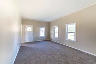 18 E Dearborn St, Plano, IL 60545 - Photo 7