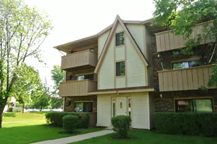 12 Echo Ct, Vernon Hills, IL 60061 - Photo 1