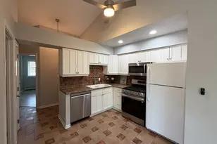 12 Echo Ct, Vernon Hills, IL 60061 - Photo 3