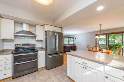 38013 N Russell Avenue, Beach Park, IL 60087 - Photo 11