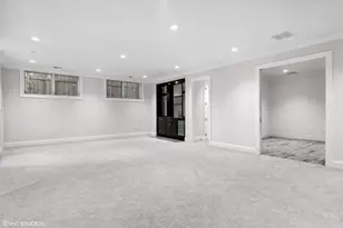 2163 W Windsor Ave, Chicago, IL 60625 - Photo 33