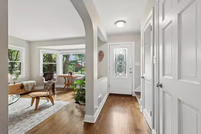 2916 W Fargo Avenue, Chicago, IL 60645 - Photo 7