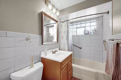 8644 Laramie Avenue, Skokie, IL 60077 - Photo 11