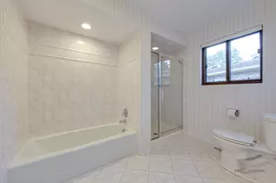 2457 Seville Cir, Northbrook, IL 60062 - Photo 25
