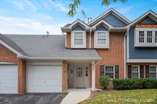 2522 Charleston Dr, Schaumburg, IL 60193 - Photo 1