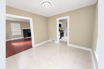 1322 Garrison Avenue, Rockford, IL 61103 - Photo 5