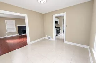1322 Garrison Ave, Rockford, IL 61103 - Photo 5