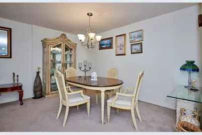 502 W Huntington Commons Road #238, Mount Prospect, IL 60056 - Photo 5