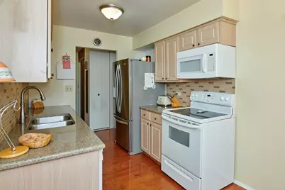 502 W Huntington Commons Road #238, Mount Prospect, IL 60056 - Photo 9
