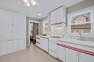 202 N 5th St, Saint Charles, IL 60174 - Photo 11