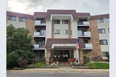 3300 N Carriageway Drive #211, Arlington Heights, IL 60004 - Photo 1