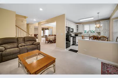 22 Red Tail Drive, Hawthorn Woods, IL 60047 - Photo 7