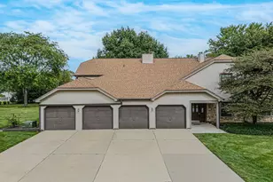 696 Hapsfield Ln, Buffalo Grove, IL 60089 - Photo 1