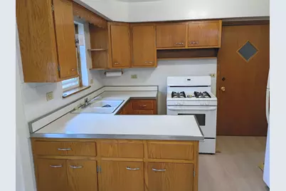 8902 N Wisner Street #2W, Niles, IL 60714 - Photo 3