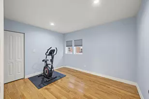 3305 W 66th St, Chicago, IL 60629 - Photo 15