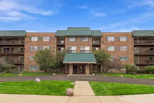 675 Grove Dr, Elk Grove Village, IL 60007 - Photo 1