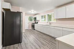 1428 Superior St, Aurora, IL 60505 - Photo 3
