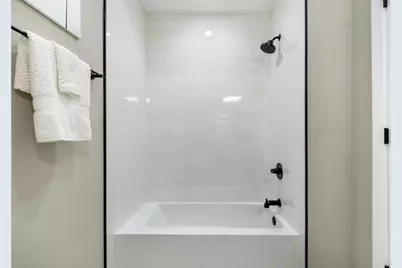 3217 N Clark Street #405, Chicago, IL 60657 - Photo 15
