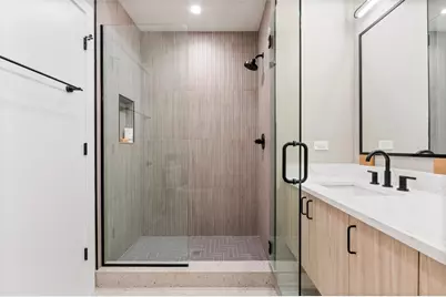 3217 N Clark Street #207, Chicago, IL 60657 - Photo 7