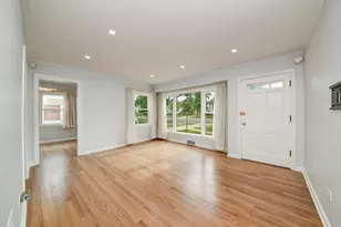 384 S Wolf Road S, Des Plaines, IL 60016 - Photo 5