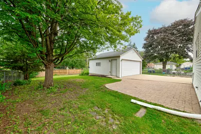 384 S Wolf Road S, Des Plaines, IL 60016 - Photo 27