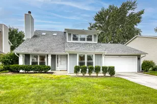 820 N Dexter Ln, Hoffman Estates, IL 60169 - Photo 1