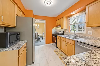 820 N Dexter Lane, Hoffman Estates, IL 60169 - Photo 9