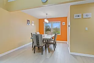 820 N Dexter Ln, Hoffman Estates, IL 60169 - Photo 5