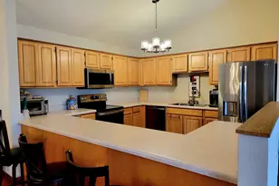 6620 Meadowlands Cir, Pleasant Prairie, WI 53158 - Photo 9