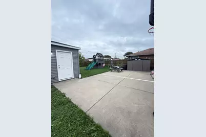 8001 Neenah Avenue, Burbank, IL 60459 - Photo 5