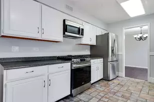 213 Campbell Dr, Bolingbrook, IL 60440 - Photo 9