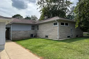 315 S Cherry St, Paxton, IL 60957 - Photo 11