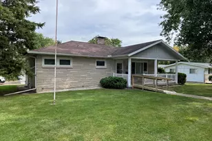 315 S Cherry St, Paxton, IL 60957 - Photo 1