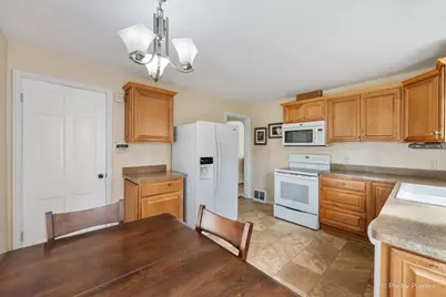 226 N Elmwood Avenue, Waukegan, IL 60085 - Photo 7